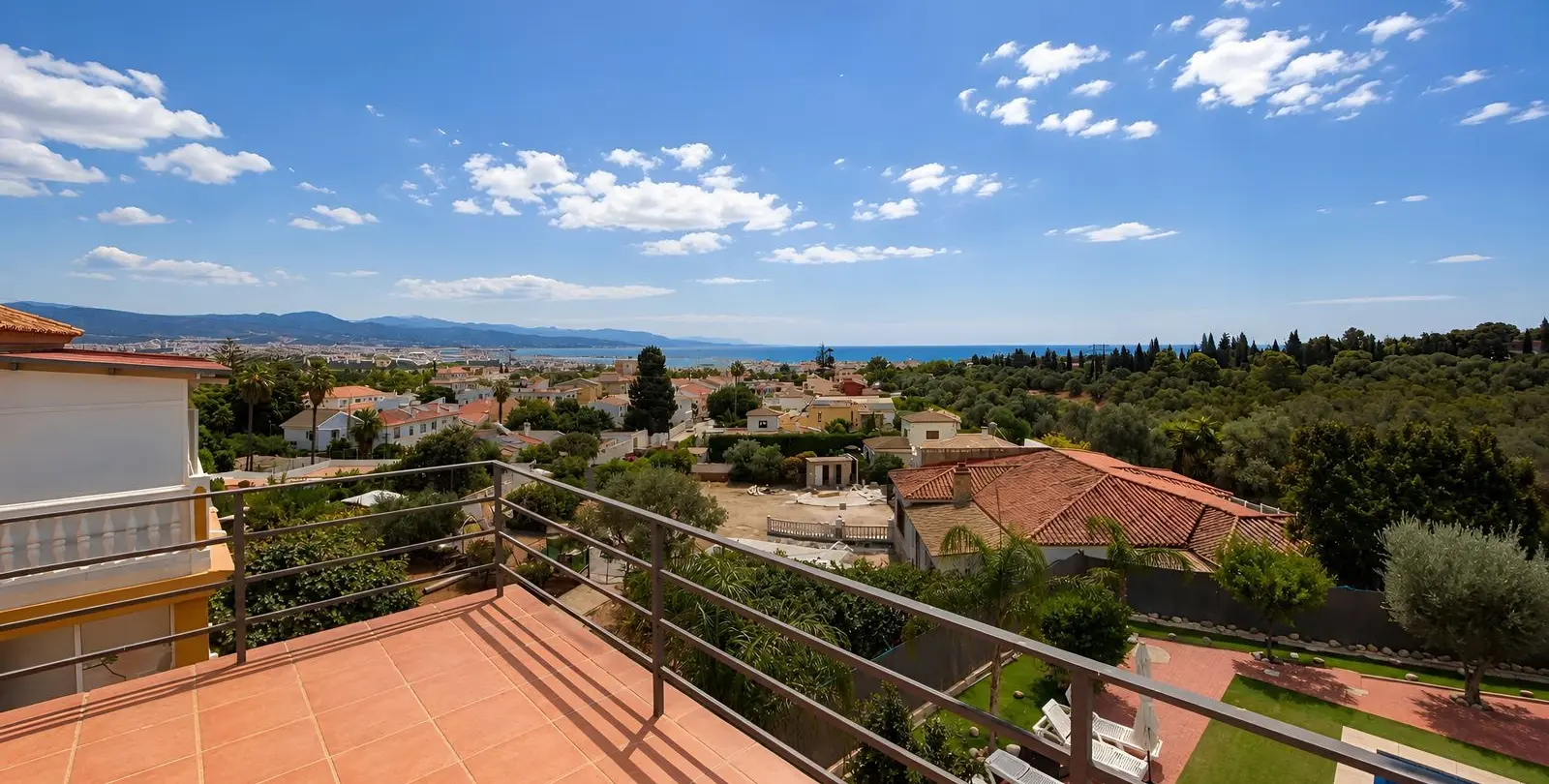 Sale of detached villa in Málaga 11