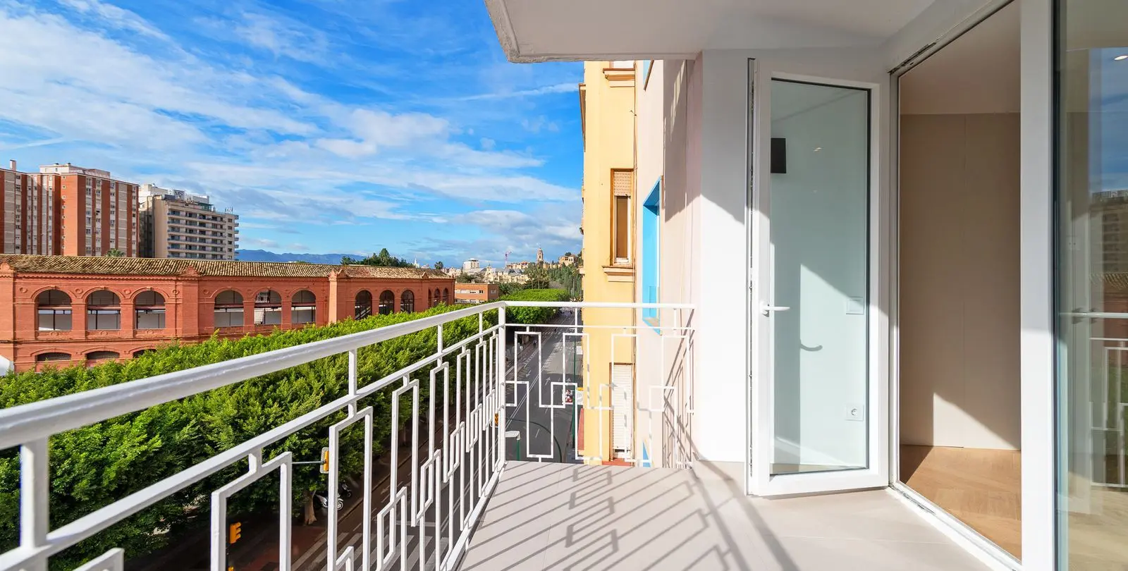 Venta de apartamento en planta media en Malagueta 2