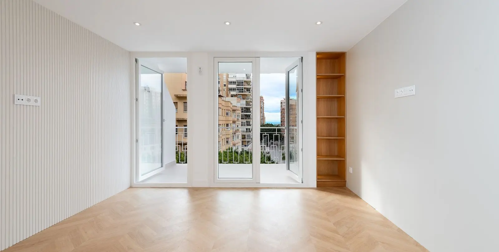 Venta de apartamento en planta media en Malagueta 3