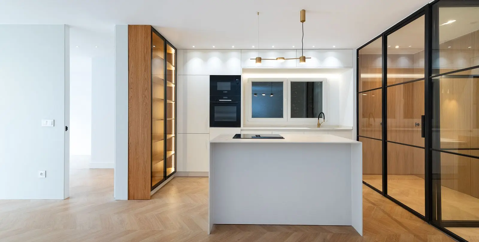 Venta de apartamento en planta media en Malagueta 4