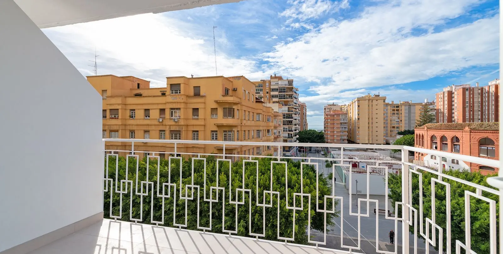 Venta de apartamento en planta media en Malagueta 7