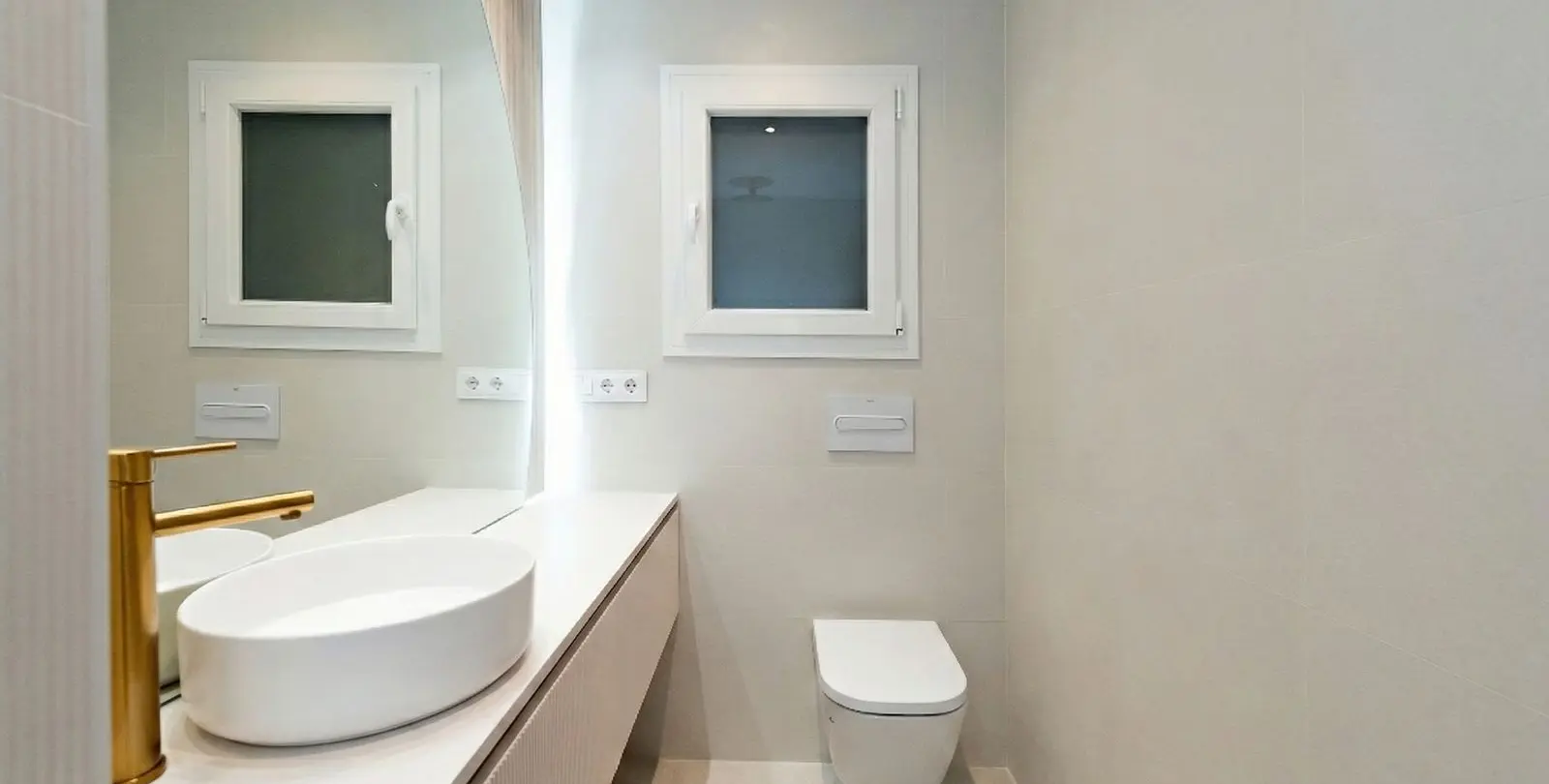 Venta de apartamento en planta media en Malagueta 13