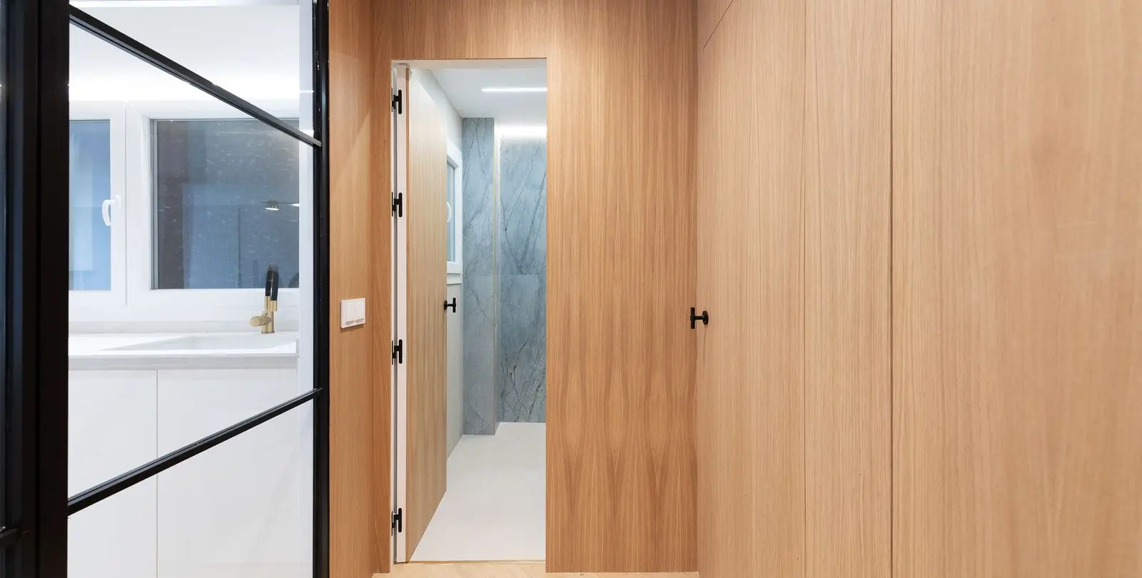 Venta de apartamento en planta media en Malagueta 18