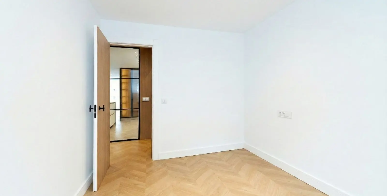 Venta de apartamento en planta media en Malagueta 21