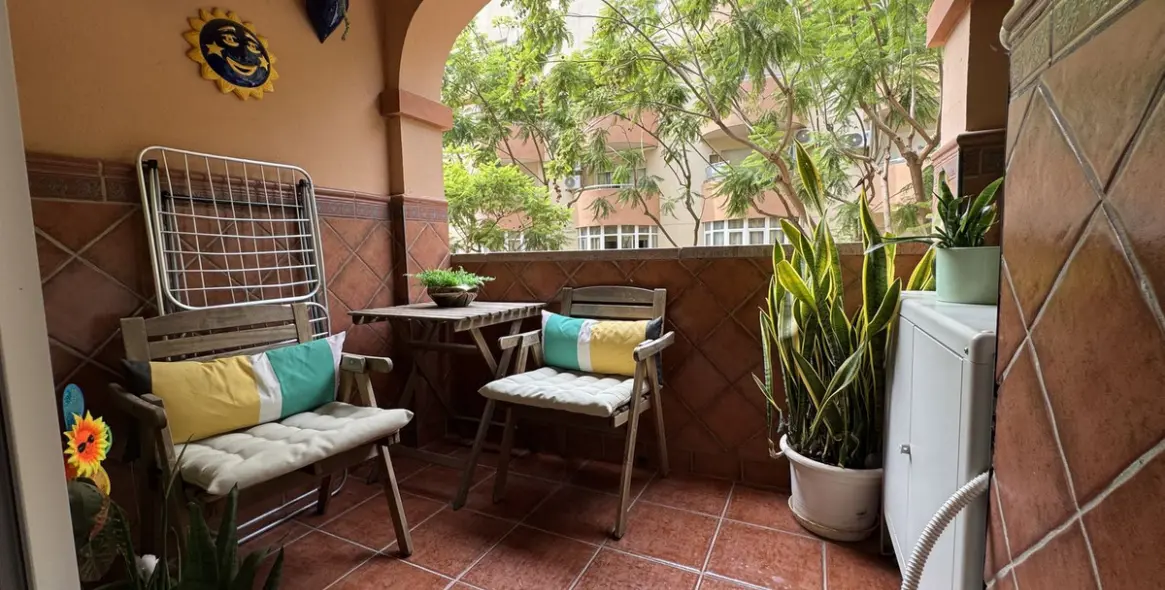 Venta de apartamento en planta media en Los Boliches 4