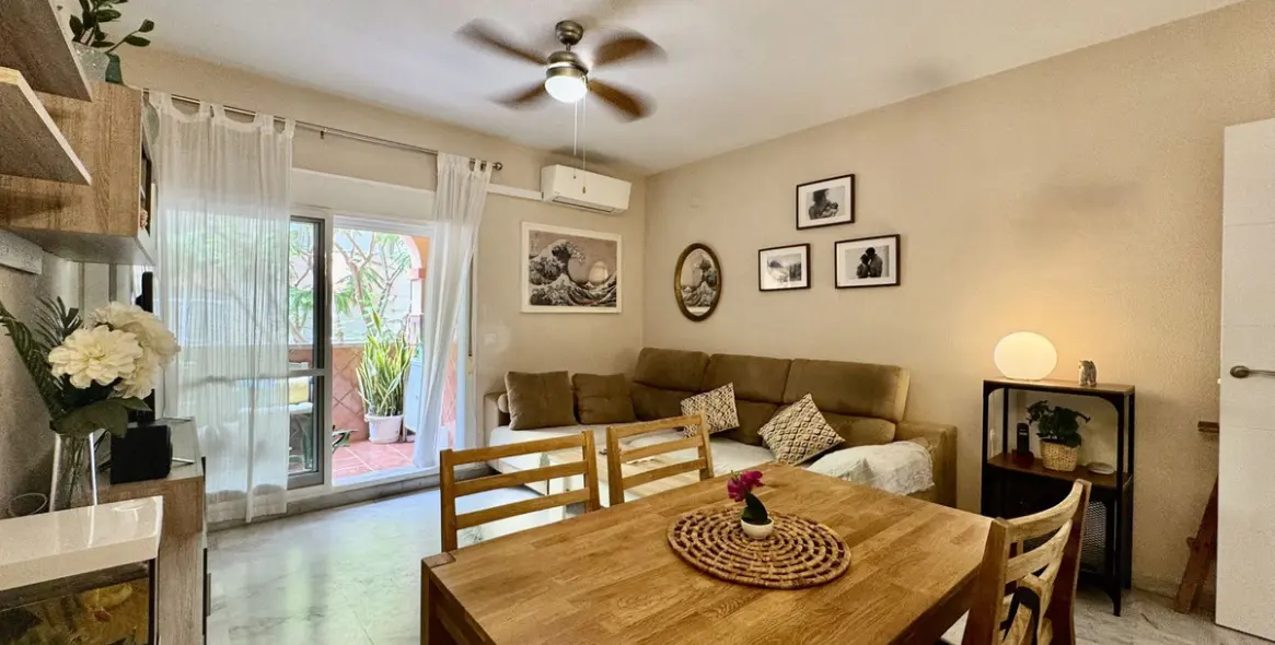 Venta de apartamento en planta media en Los Boliches 6