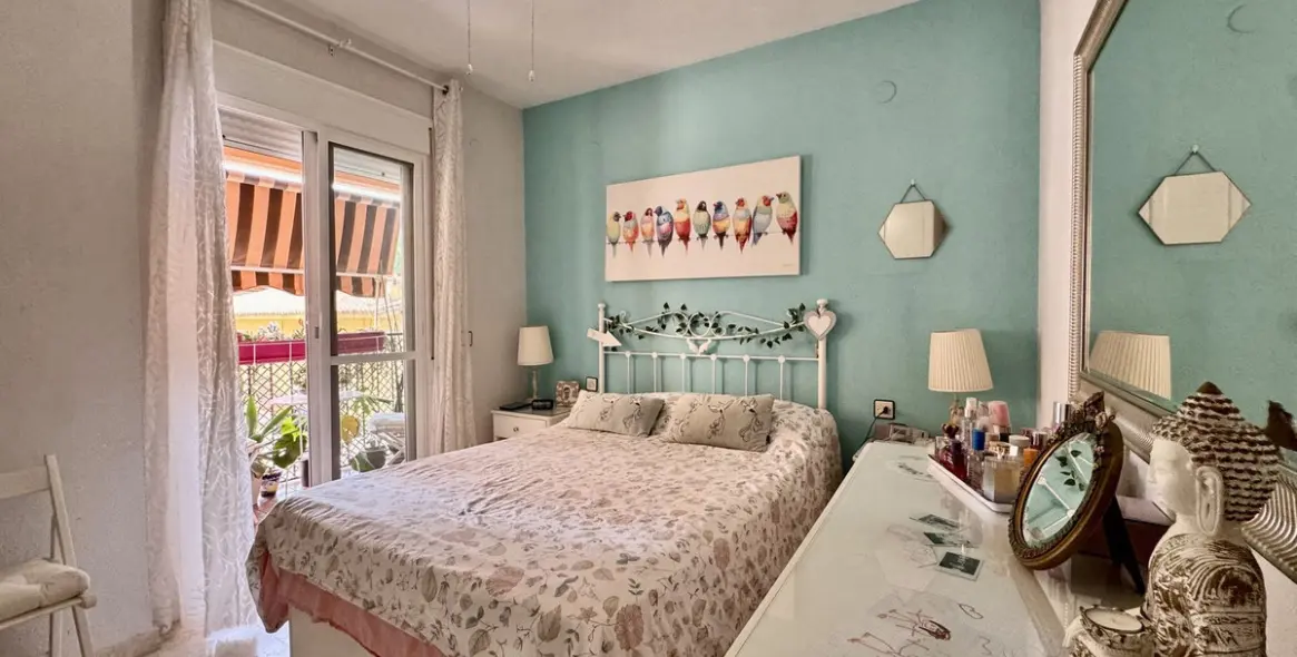 Venta de apartamento en planta media en Los Boliches 13