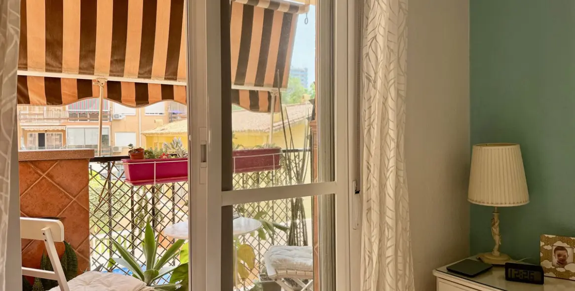 Venta de apartamento en planta media en Los Boliches 17