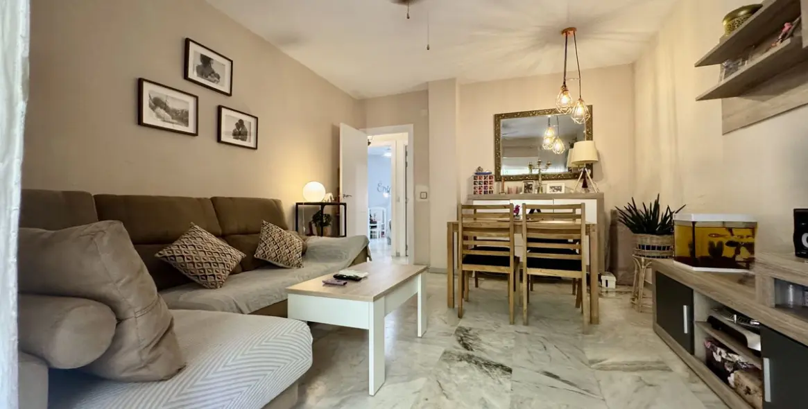 Venta de apartamento en planta media en Los Boliches 22