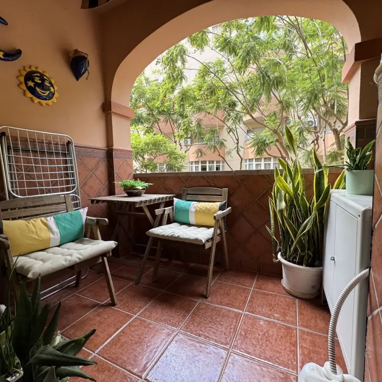 Venta de apartamento en planta media en Los Boliches