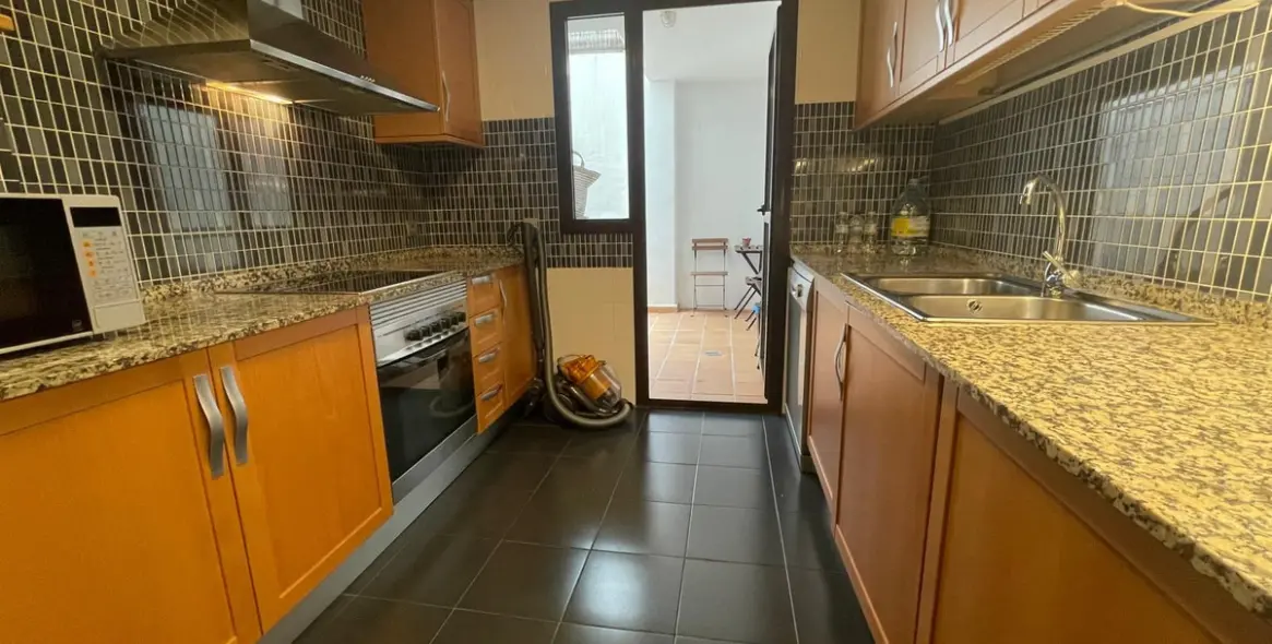 Продажа апартаментов на среднем этаже в Estepona 7