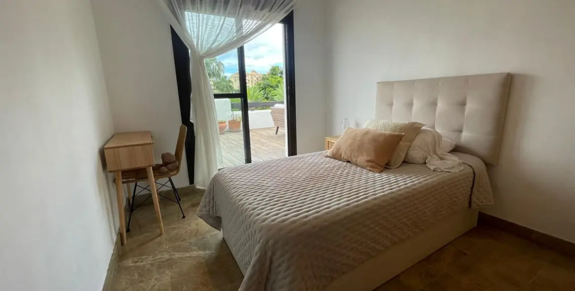 Продажа апартаментов на среднем этаже в Estepona 8