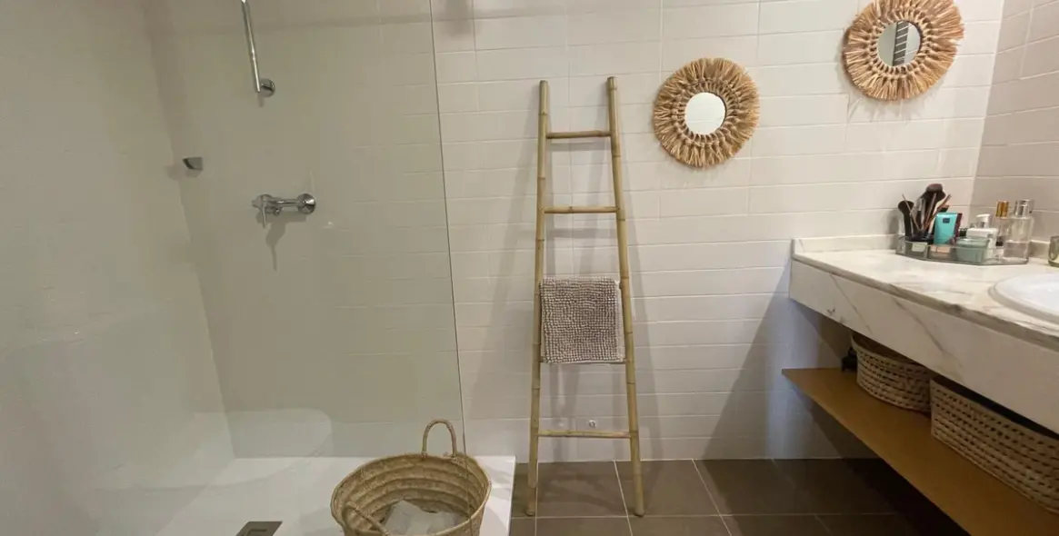 Продажа апартаментов на среднем этаже в Estepona 9