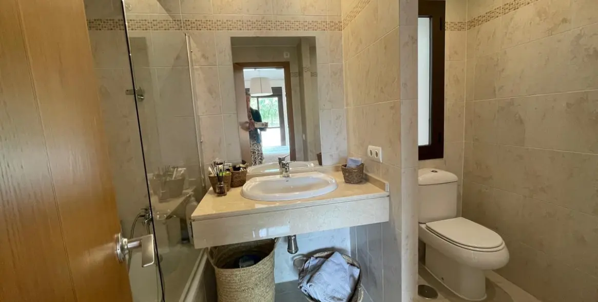 Продажа апартаментов на среднем этаже в Estepona 14
