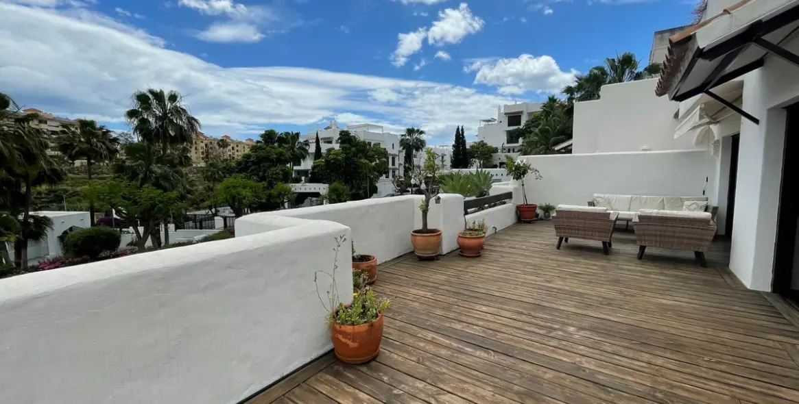 Продажа апартаментов на среднем этаже в Estepona 20