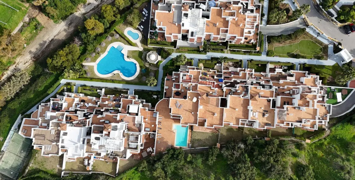 Продажа апартаментов на среднем этаже в Estepona 21