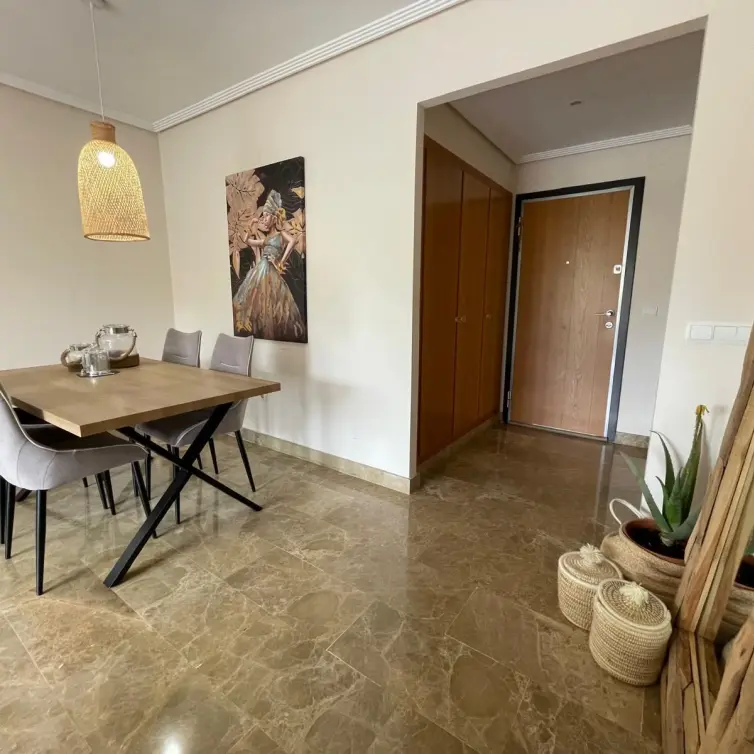 Продажа апартаментов на среднем этаже в Estepona