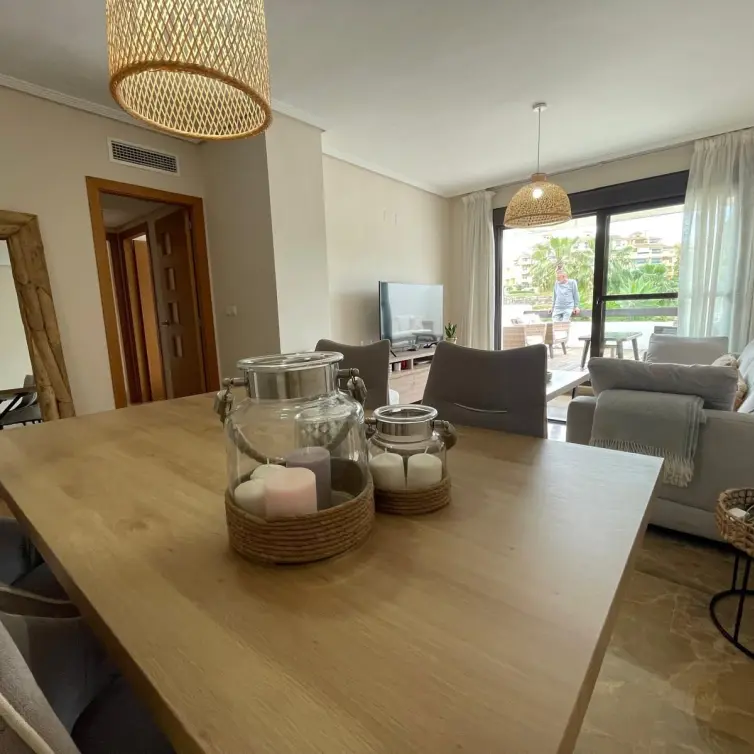 Продажа апартаментов на среднем этаже в Estepona