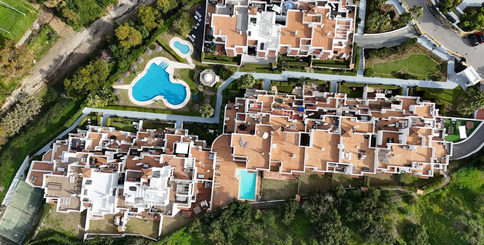 Продажа апартаментов на среднем этаже в Estepona 21