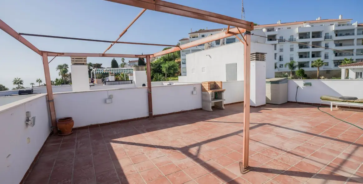 Sale of penthouse in Mijas Costa 25