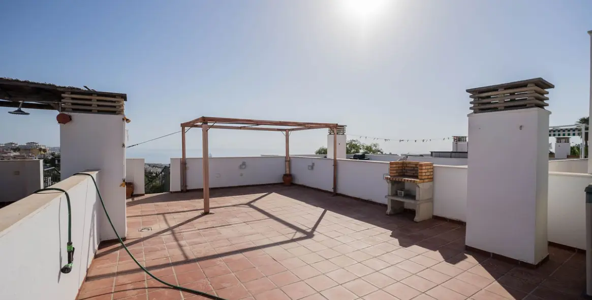 Sale of penthouse in Mijas Costa 28