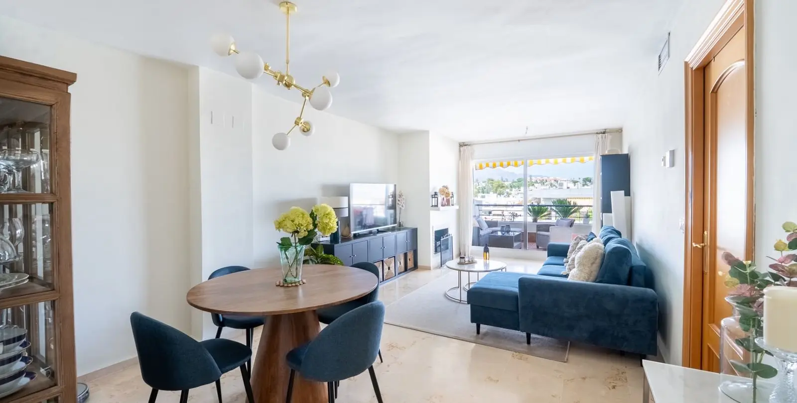 Продажа апартаментов на среднем этаже в San Pedro de Alcántara 2