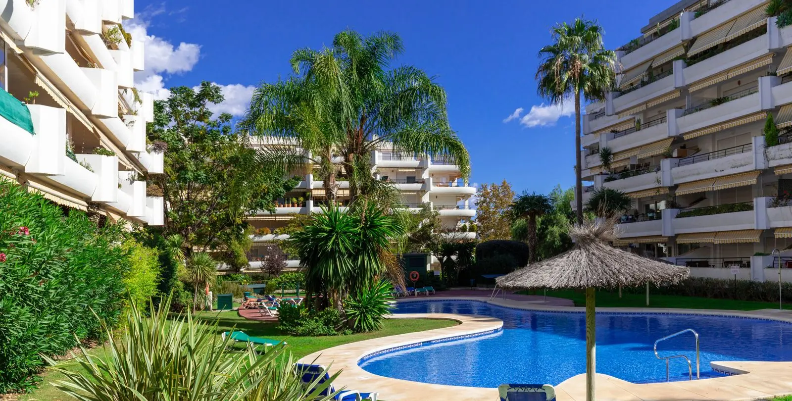 Продажа апартаментов на среднем этаже в San Pedro de Alcántara 17