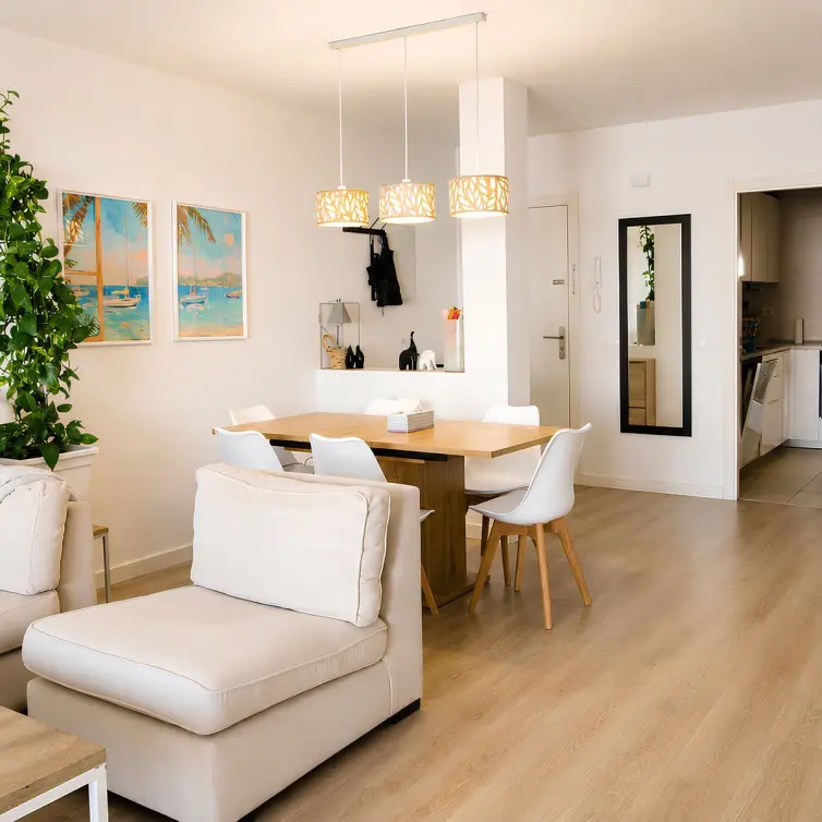 Venta de apartamento en planta media en La Campana