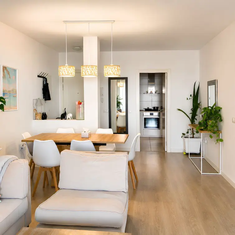 Venta de apartamento en planta media en La Campana