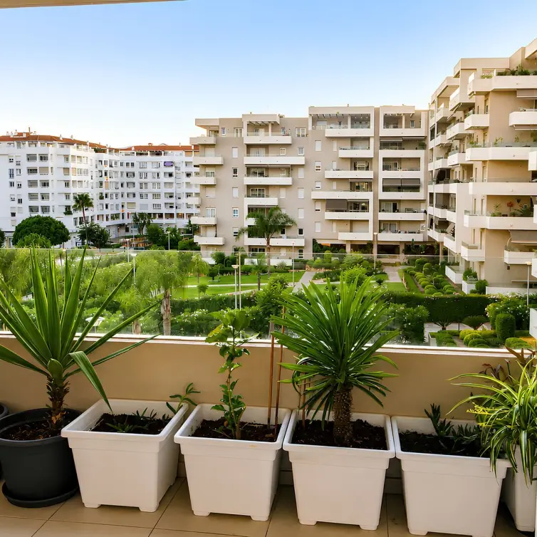 Venta de apartamento en planta media en La Campana