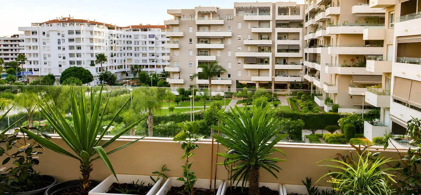 Venta de apartamento en planta media en La Campana 3
