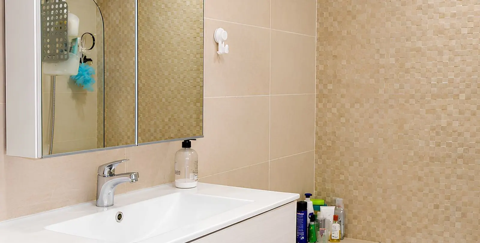 Venta de apartamento en planta media en La Campana 13