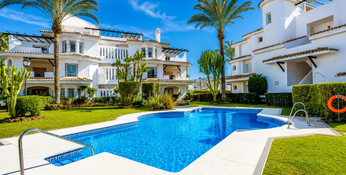 Продажа апартаментов на среднем этаже в Nueva Andalucía 4