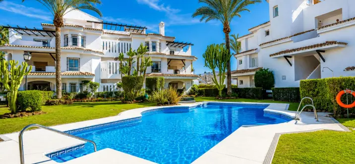 Продажа апартаментов на среднем этаже в Nueva Andalucía 3