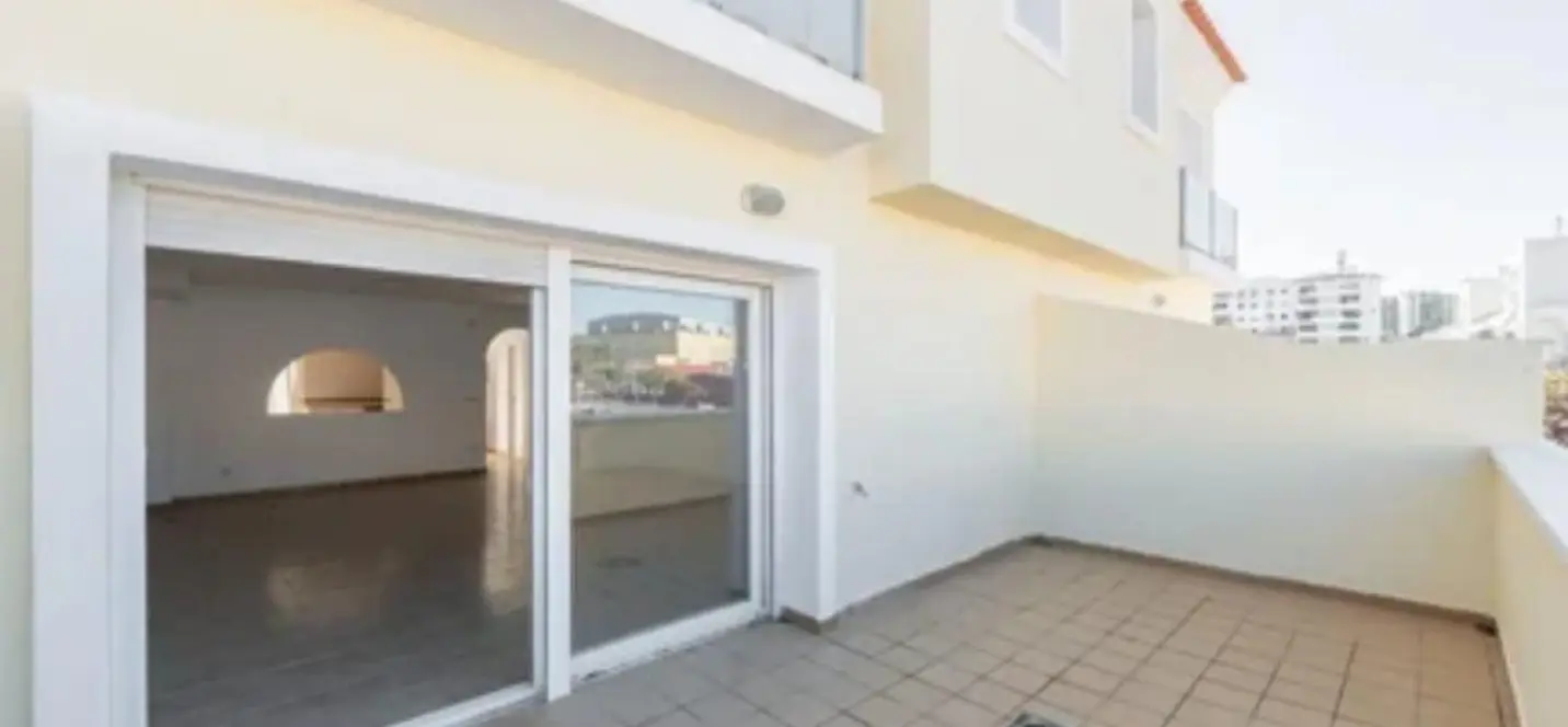 Продажа таунхауса в Recinto Ferial 4