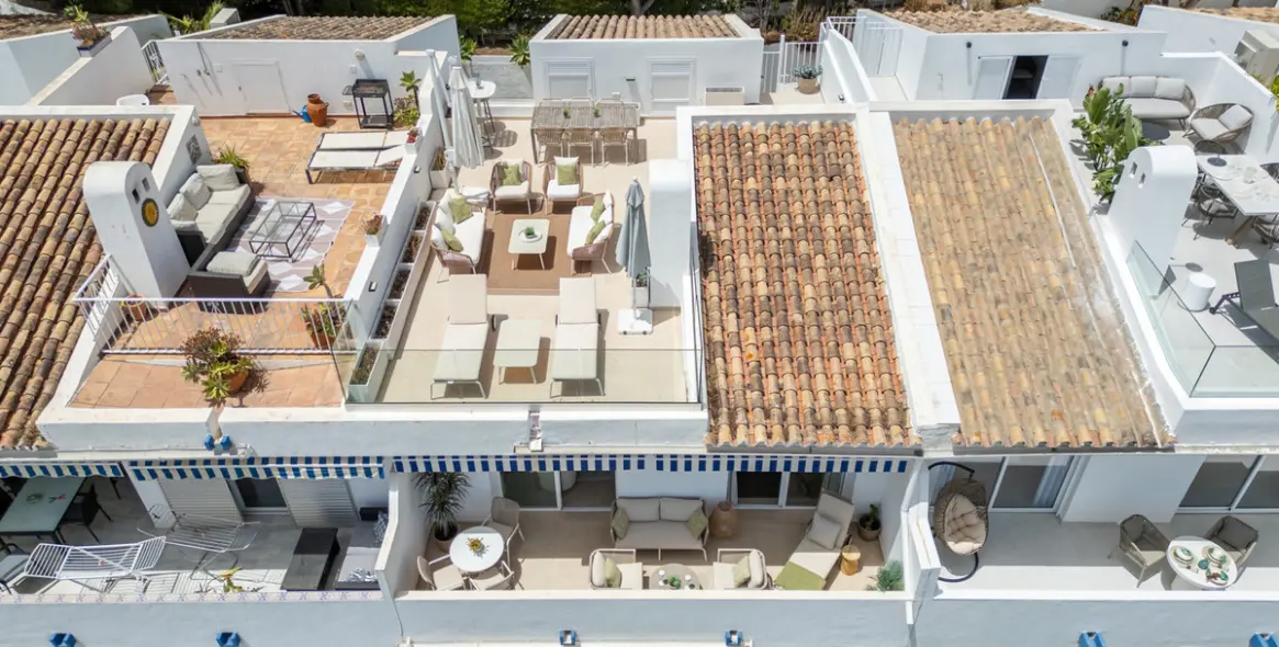 Продажа двухуровневого пентхауса в Nueva Andalucía 8