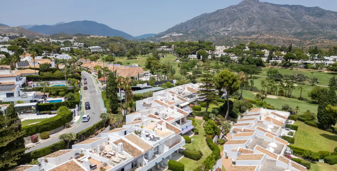 Продажа двухуровневого пентхауса в Nueva Andalucía 9