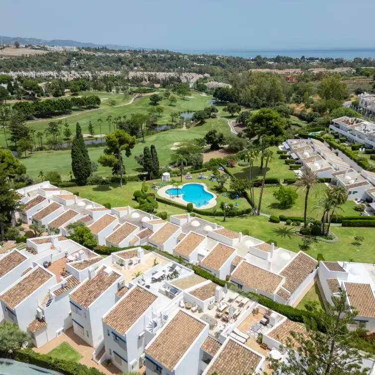Sale of penthouse duplex in Nueva Andalucía