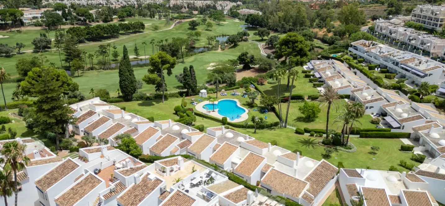 Sale of penthouse duplex in Nueva Andalucía 0