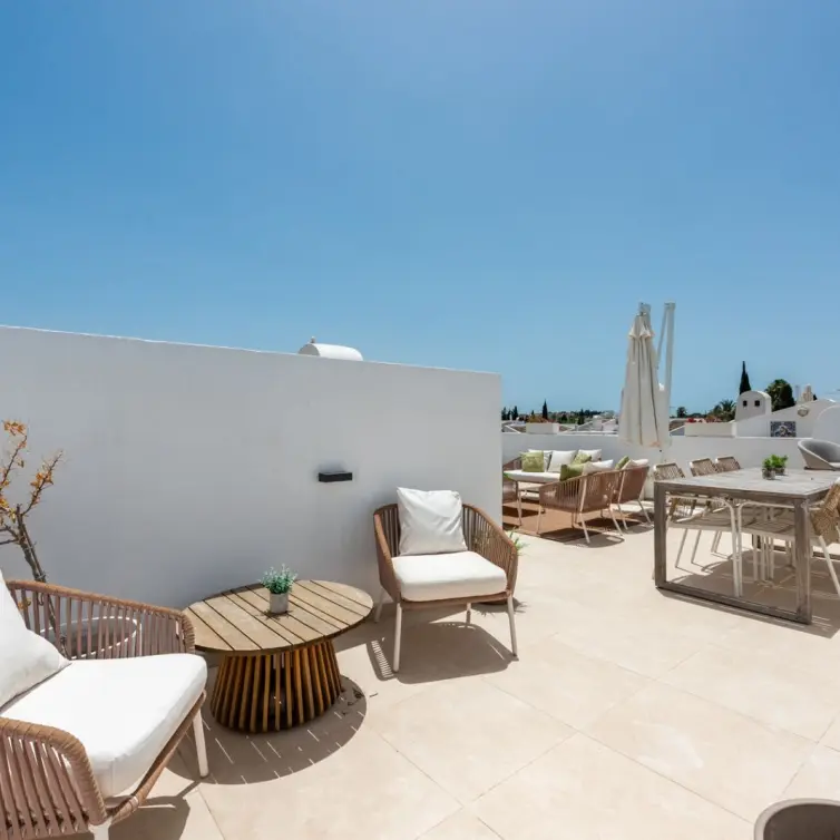 Sale of penthouse duplex in Nueva Andalucía