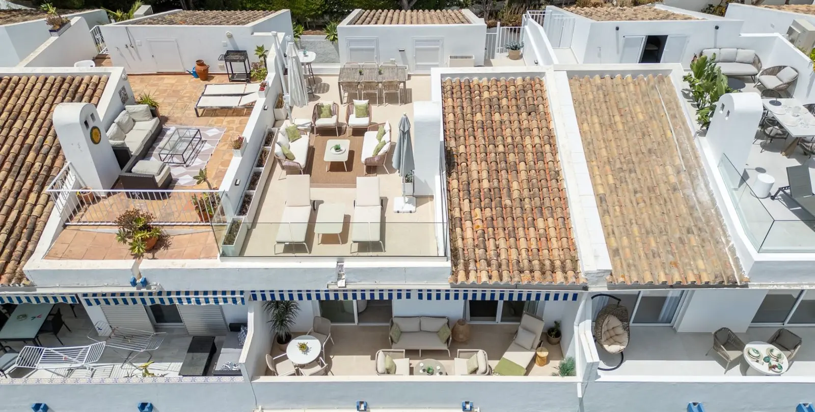 Продажа двухуровневого пентхауса в Nueva Andalucía 8