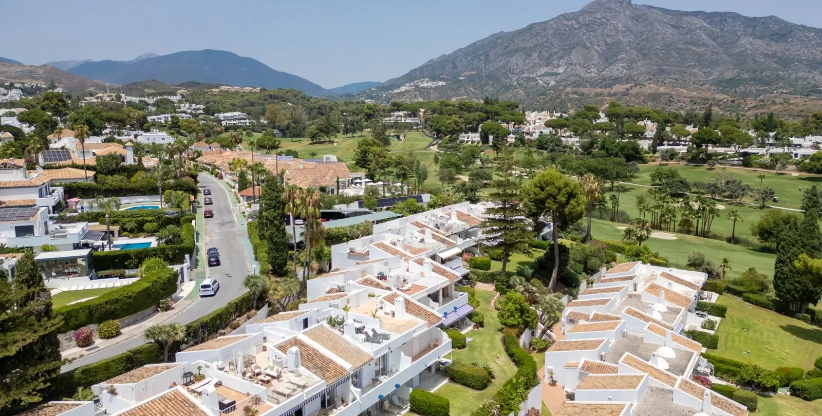 Продажа двухуровневого пентхауса в Nueva Andalucía 9