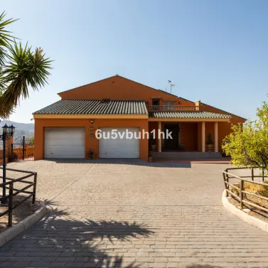 Venta de finca - cortijo en Almogia