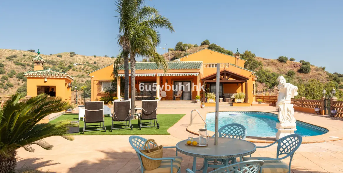Venta de finca - cortijo en Almogia 7