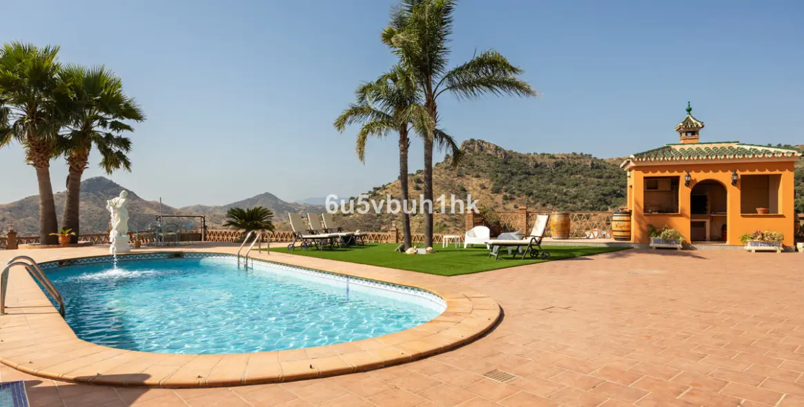 Venta de finca - cortijo en Almogia 8