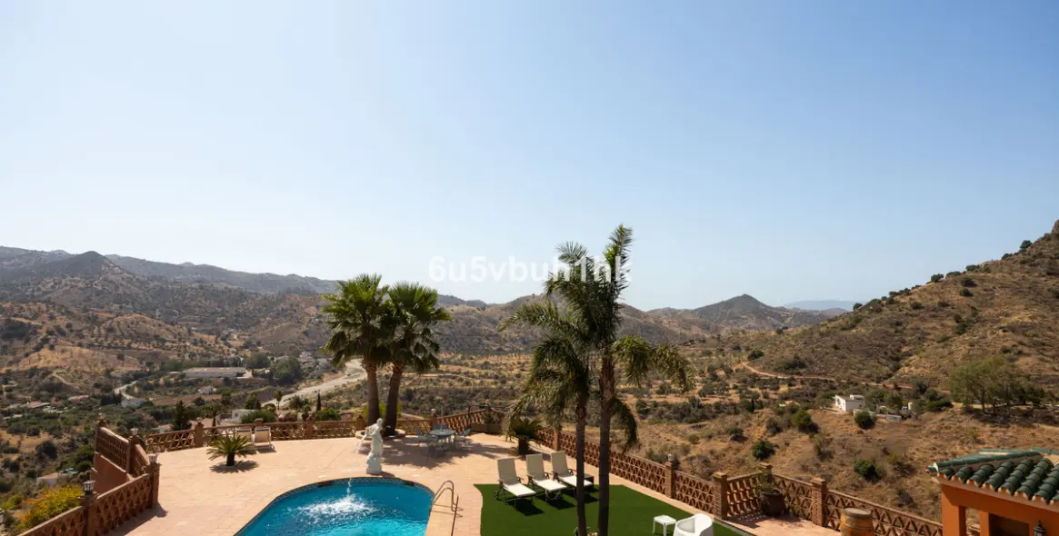 Venta de finca - cortijo en Almogia 16