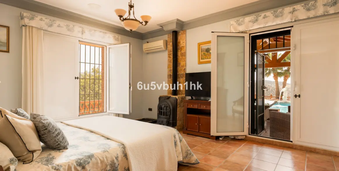 Venta de finca - cortijo en Almogia 36