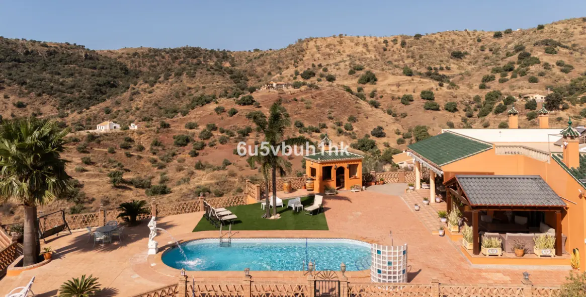 Venta de finca - cortijo en Almogia 69