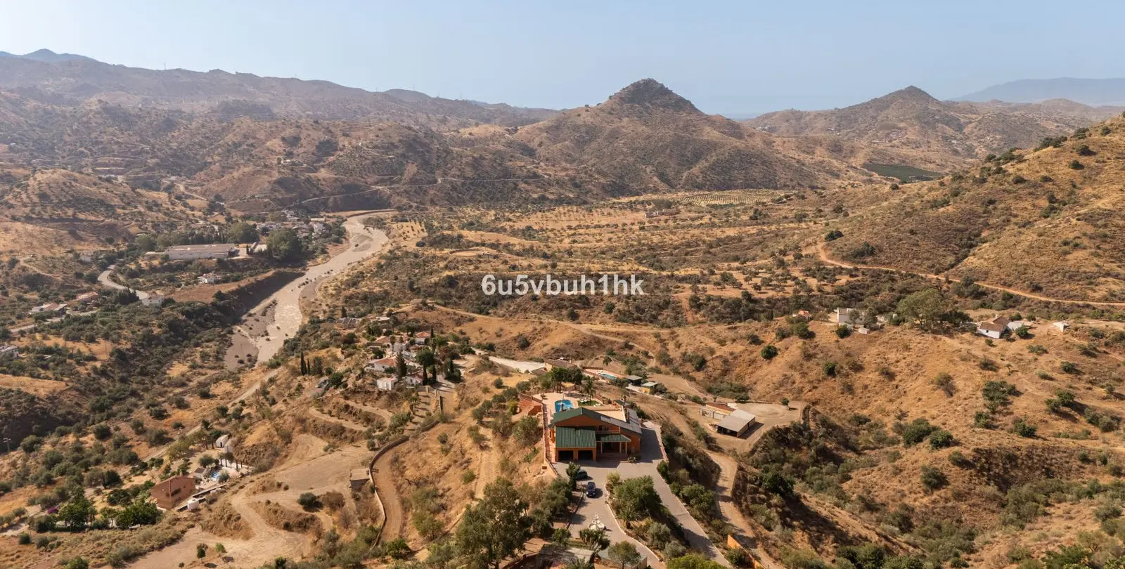 Venta de finca - cortijo en Almogía 42