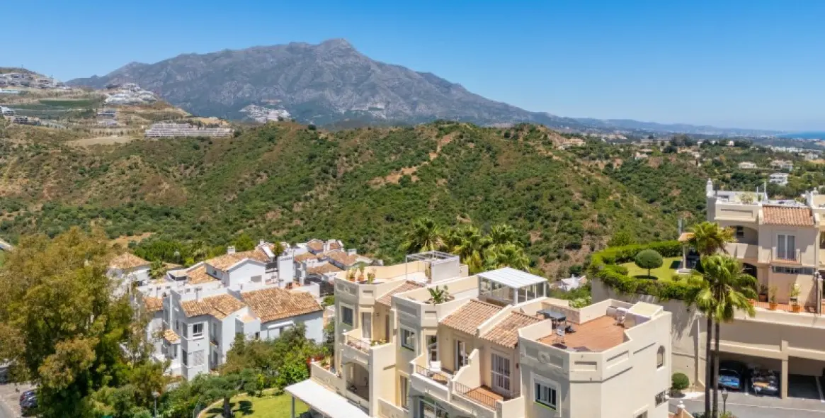 Продажа двухуровневых апартаментов в La Quinta 36